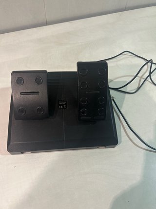 Volante y Pedales PS4 Thrustmaster sin usar