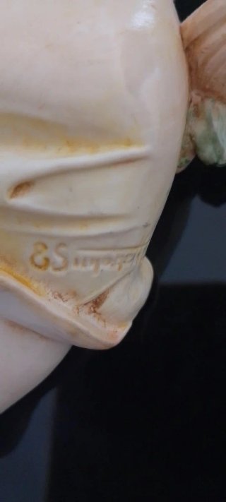 Figura de ángel con cesta de frutas los dos 20€