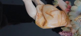 Figura de ángel con cesta de frutas los dos 20€