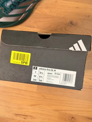 Adidas Adizero Evo SL (30 km uso) + Caja orig.