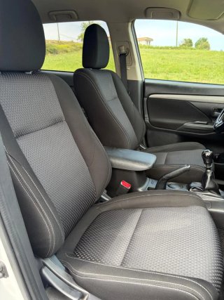 Mitsubishi Outlander 2016