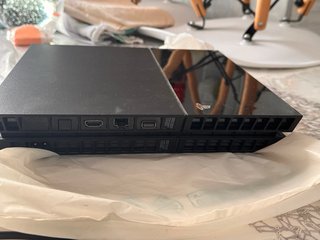 PS4 (PlayStation 4) Negra + Mando