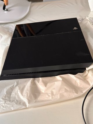 PS4 (PlayStation 4) Negra + Mando