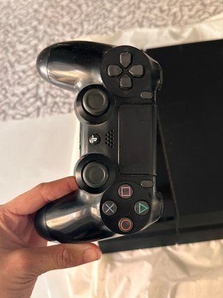 PS4 (PlayStation 4) Negra + Mando