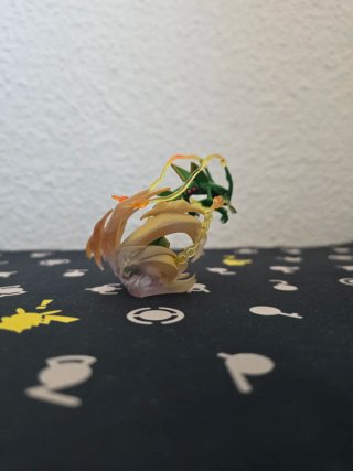 Mega Rayquaza Kaiyodo Figura