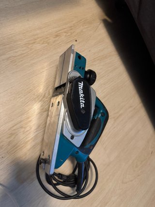 Cepillo Eléctrico Makita