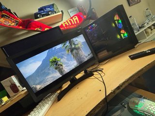 PC Gamer con luces RGB