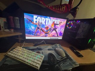 PC Gamer con luces RGB