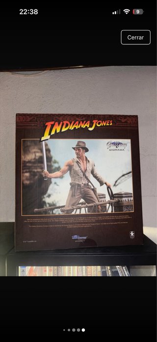 Figura Indiana Jones con látigo y espada