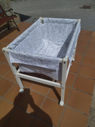 Mini cuna con ruedas