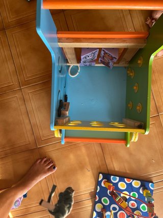 Correpasillos de madera con actividades