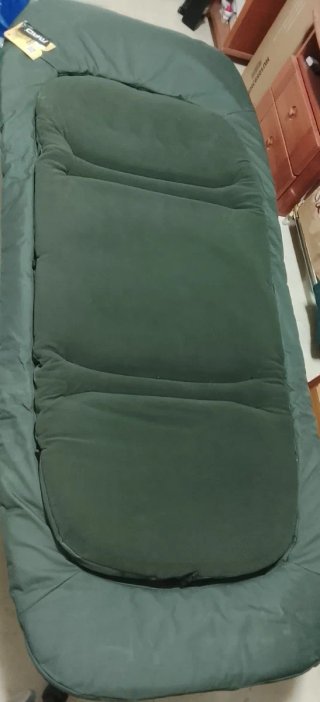 Cama de camping acolchada verde de calidad
