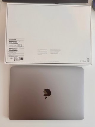 MacBook Air M1 16GB RAM 256GB SSD