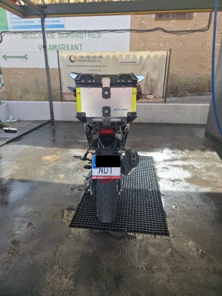 QJMotor SRT 900 S Negra y Amarilla