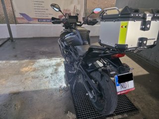 QJMotor SRT 900 S Negra y Amarilla