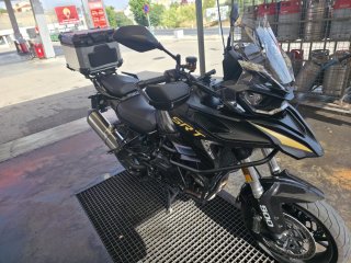 QJMotor SRT 900 S Negra y Amarilla