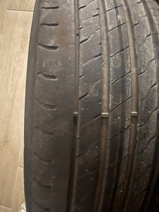 4 Llantas Originales con Neumáticos