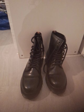 Botas militares negras chica