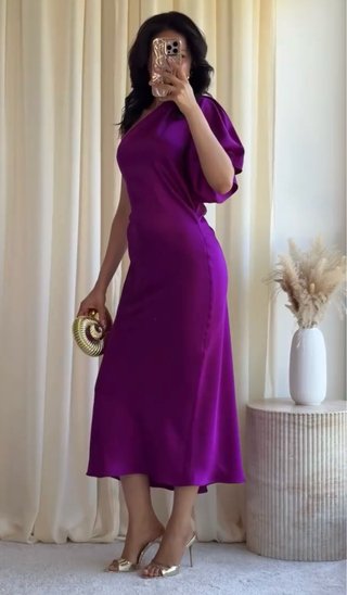 Vestido asimétrico satinado