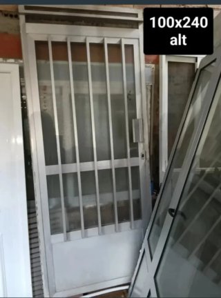 Puerta de aluminio 100x240