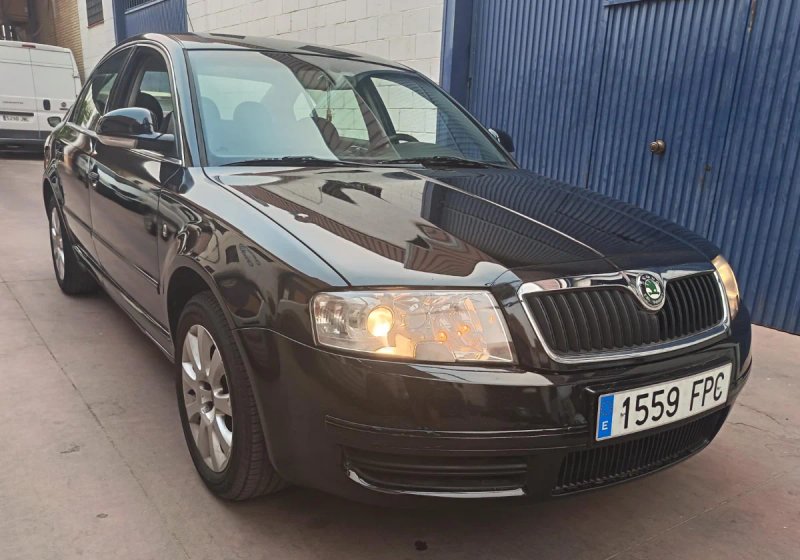 Skoda Superb 2007 - foto 1