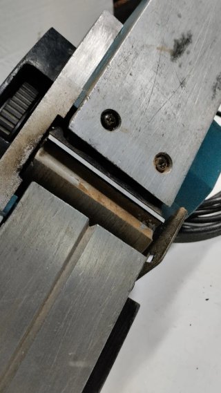 Cepillo Eléctrico Makita N1923B