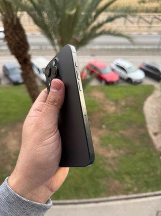 iPhone 15 Pro - 93% Batería