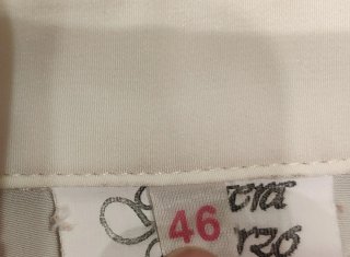 Blusa de mujer con plisados