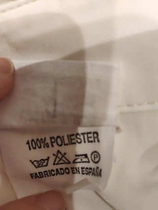 Blusa de mujer con plisados