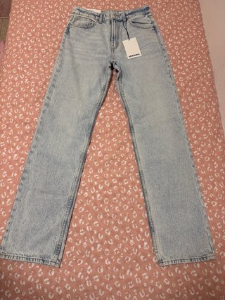 Pantalón vaquero recto Bershka azul claro