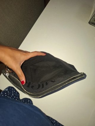 Bolso negro grande y neceser/bolso de mano a juego
