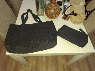 Bolso negro grande y neceser/bolso de mano a juego