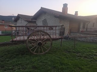 Carro antiguo de madera
