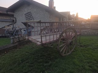 Carro antiguo de madera