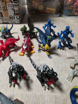Lotto 16 Pezzi Action Figure Mostri Draghi Dinos
