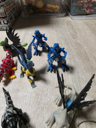 Lotto 16 Pezzi Action Figure Mostri Draghi Dinos