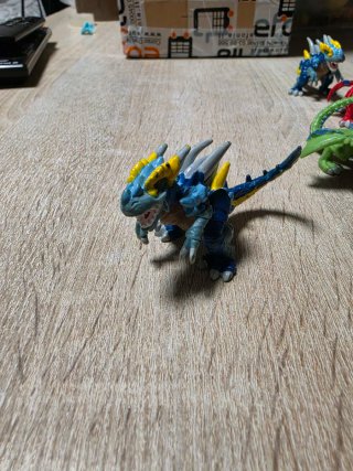 Lotto 16 Pezzi Action Figure Mostri Draghi Dinos