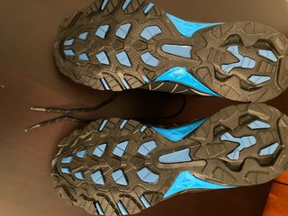 Zapatos de montaña sin usar