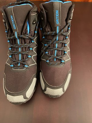 Zapatos de montaña sin usar