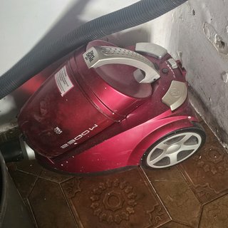 Aspiradora Dirt Devil 2300W Roja