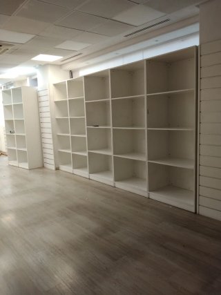 Mueble expositor tienda madera blanco