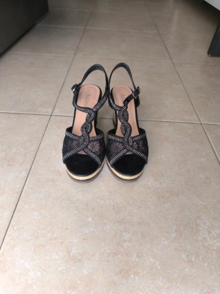 Sandalias cuña verano negras y beige