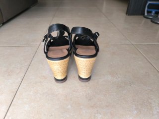 Sandalias cuña verano negras y beige