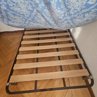 Somier de cama metálico con lamas de madera