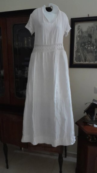 Vestito lungo in lino bianco