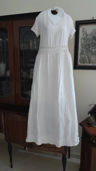 Vestito lungo in lino bianco