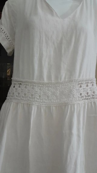 Vestito lungo in lino bianco