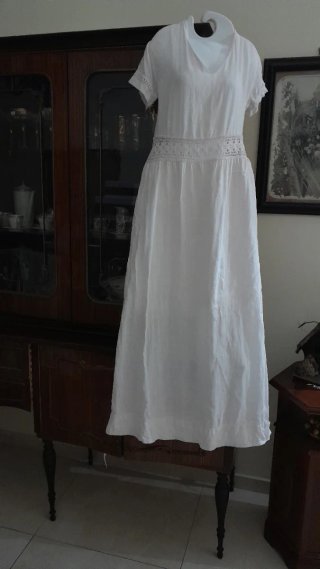 Vestito lungo in lino bianco