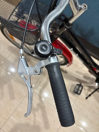 Bici Paseo BH Bolero Negra y roja con Cesta