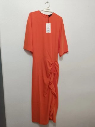 Vestido midi Zara volantes S